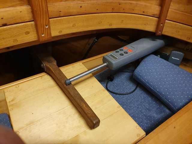 652104-19 Träbåt kutter i unikt skick