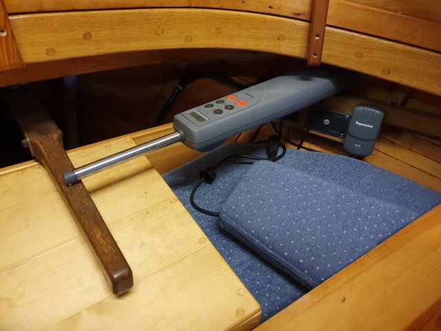 652104-20 Träbåt kutter i unikt skick