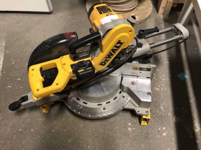 663114-2 Cutting Saw - DeWalt DW717XPS-QS