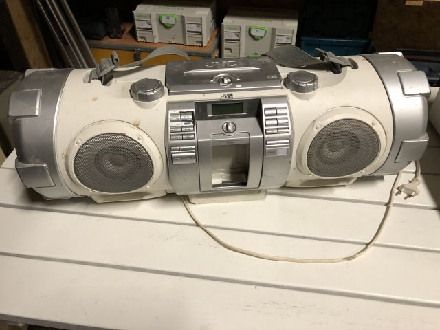 663164-1 Boomblaster - JVC RV-NB51W