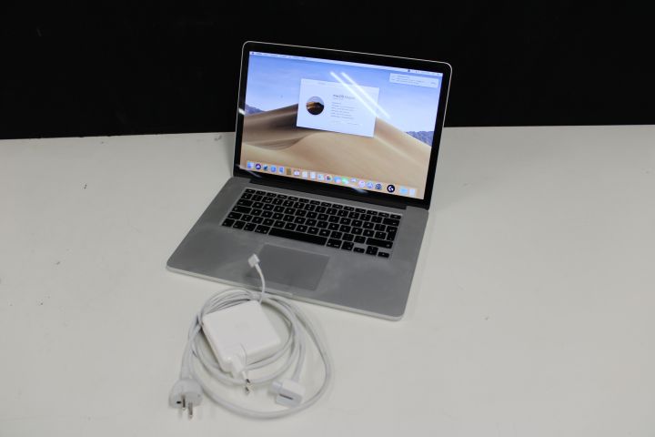 631601-1 MacBook Pro 15 2015 with charger