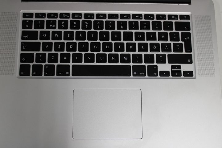 631601-3 MacBook Pro 15 2015 with charger