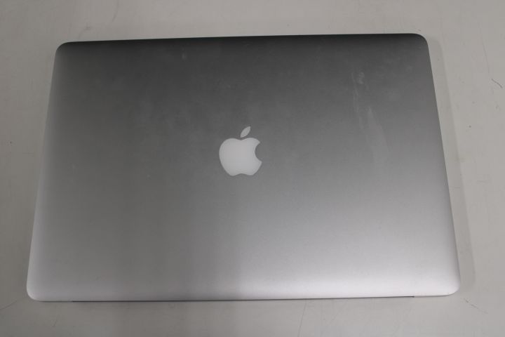 631601-5 MacBook Pro 15 2015 with charger