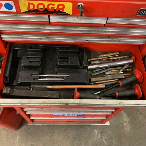 663266-8 Tool trolley AMPro