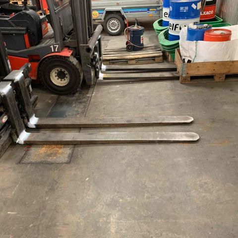 663289-2 Electric truck Cesab 3.5 tons (3599 h)