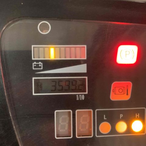 663289-6 Electric truck Cesab 3.5 tons (3599 h)