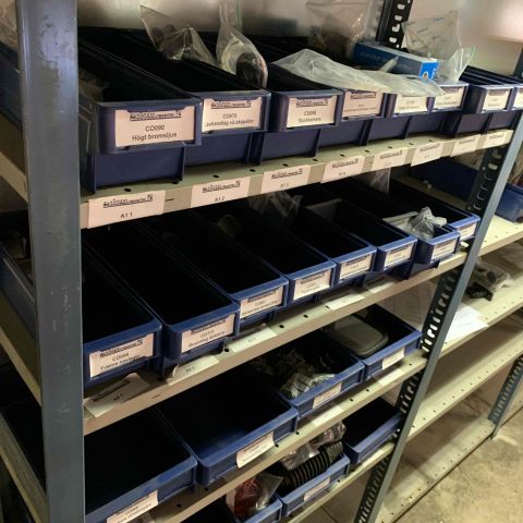 663304-3 Sheet shelves with spare parts for trucks, 14 sect