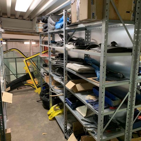 663304-21 Sheet shelves with spare parts for trucks, 14 sect