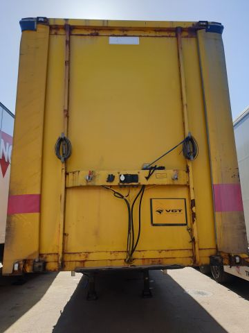 664635-2 Renders curtain trailer 2004 UDF814