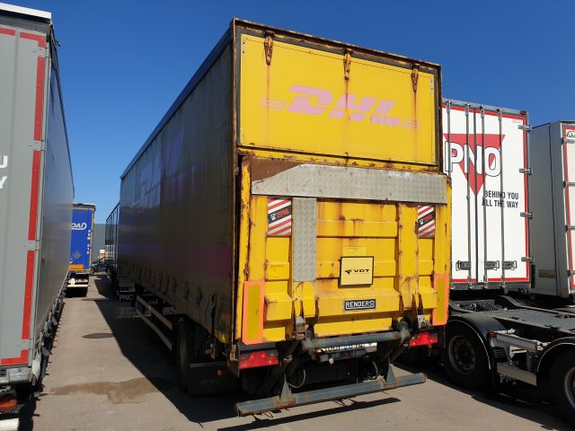 664635-6 Renders curtain trailer 2004 UDF814