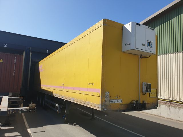 664637-1 Schmitz skåptrailer 3 axlar (GAE 603)