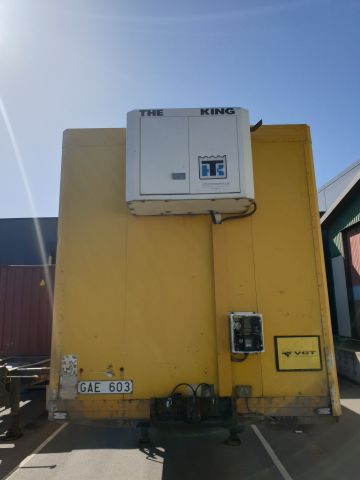 664637-8 Schmitz skåptrailer 3 axlar (GAE 603)