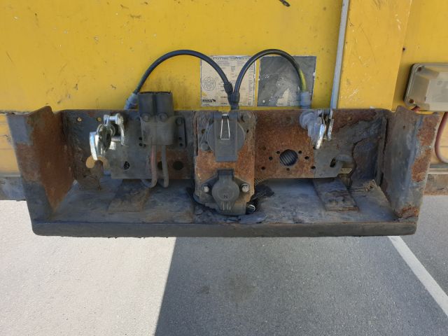 664637-10 Schmitz skåptrailer 3 axlar (GAE 603)