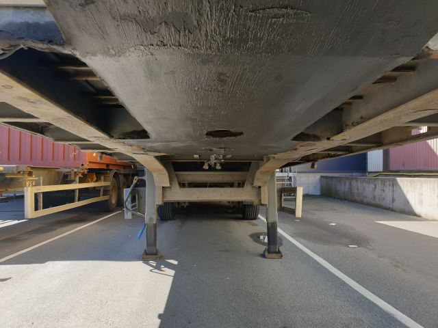664637-13 Schmitz skåptrailer 3 axlar (GAE 603)
