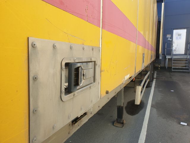 664637-14 Schmitz skåptrailer 3 axlar (GAE 603)