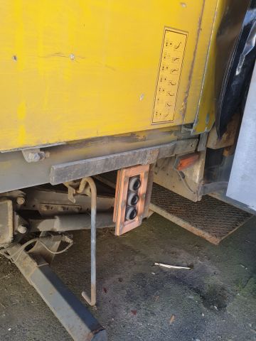 664637-17 Schmitz skåptrailer 3 axlar (GAE 603)