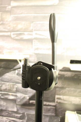 632018-17 iD Station - Passport photo booth with system camera