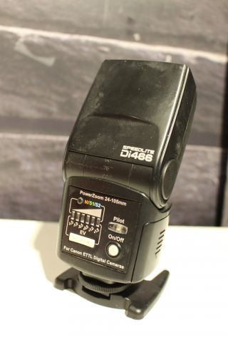 632018-21 iD Station - Passport photo booth with system camera