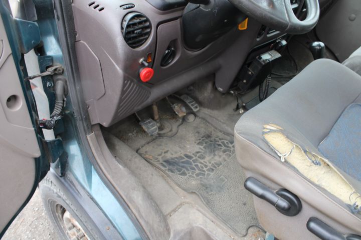 664963-24 Renault Master Chassi Cab 2.8 dTi -99 (Manual, 115hp)