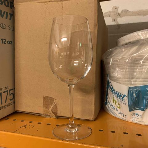 665614-6 Various glass, restaurant equipment etc.