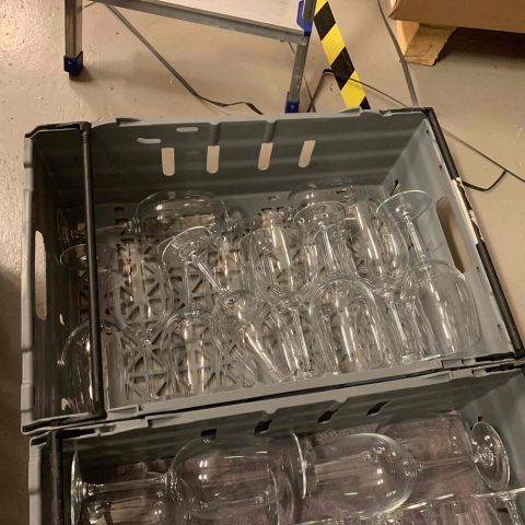 665614-8 Various glass, restaurant equipment etc.