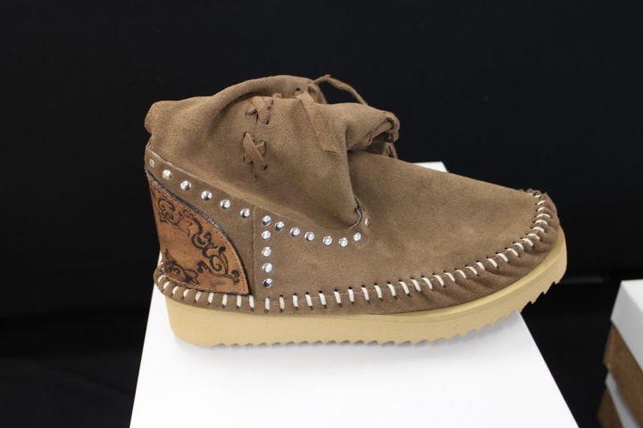 655154-12 Parti med Hobo Chic kläder, skor & smycken ca 280 artiklar