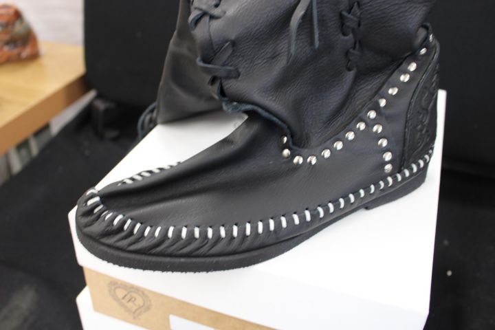 655154-16 Parti med Hobo Chic kläder, skor & smycken ca 280 artiklar