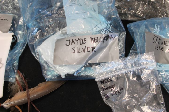 655154-38 Parti med Hobo Chic kläder, skor & smycken ca 280 artiklar