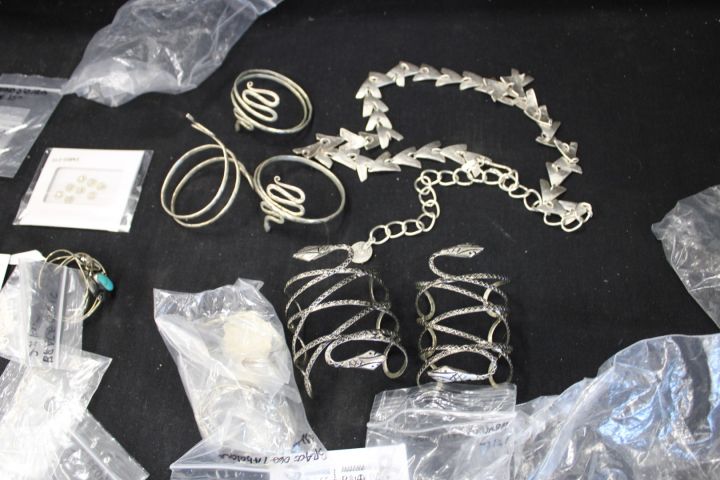 655154-45 Parti med Hobo Chic kläder, skor & smycken ca 280 artiklar