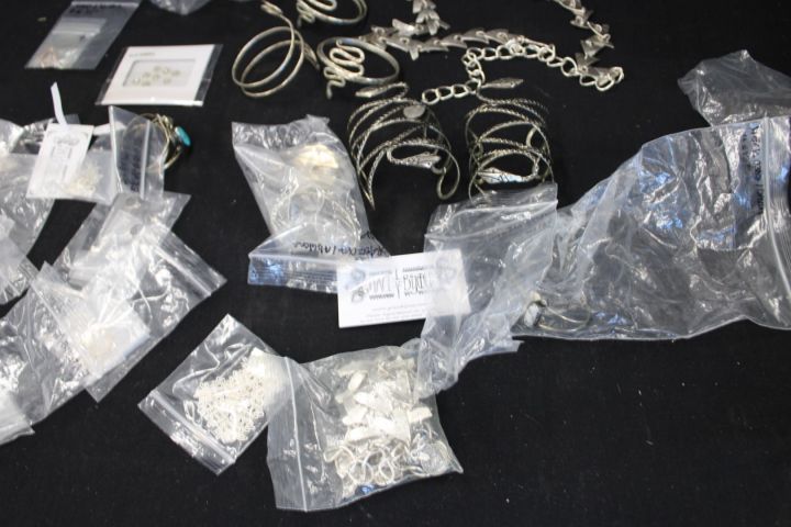 655154-46 Parti med Hobo Chic kläder, skor & smycken ca 280 artiklar