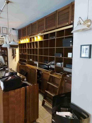 658103-12 Shop interior with checkout counter for dismantling