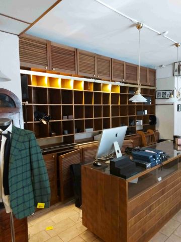 658103-13 Shop interior with checkout counter for dismantling