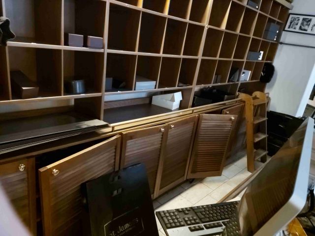 658103-15 Shop interior with checkout counter for dismantling