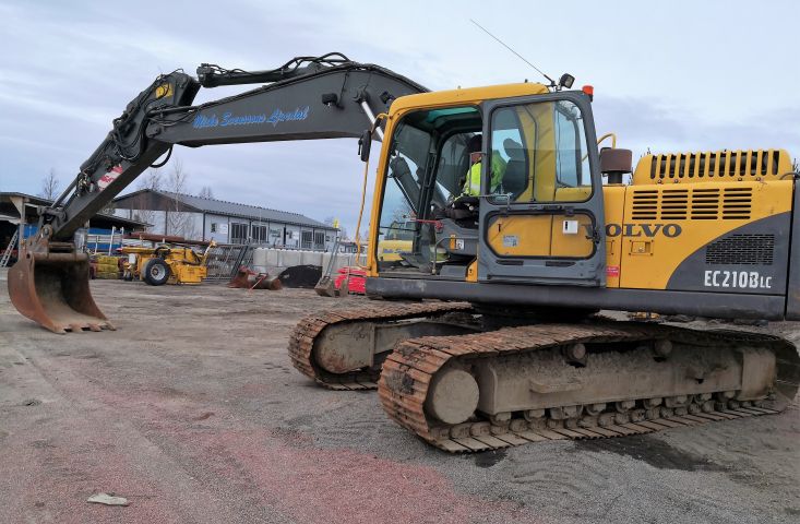 666226-6 Crawler excavator - Volvo EC210BLC - 2003