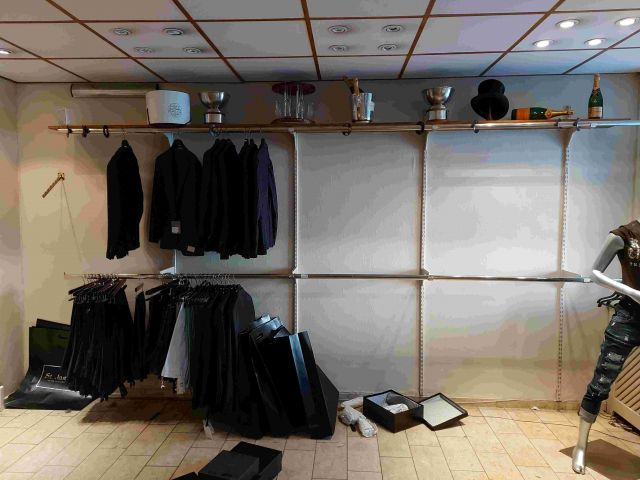 658103-20 Shop interior with checkout counter for dismantling