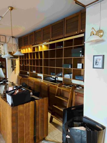 658103-3 Shop interior with checkout counter for dismantling