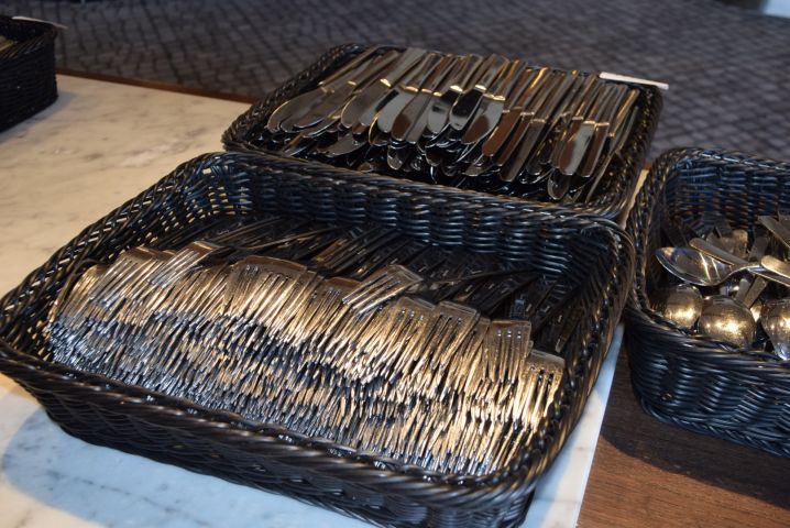 639141-4 Restaurangbestick - knivar, gafflar & skedar