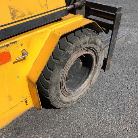 657561-18 Forklift Stocka 3060