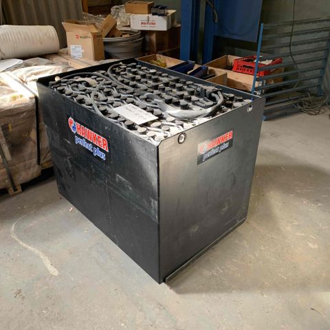 665751-2 Truck battery Hawker perfect plus 80 volts -2014