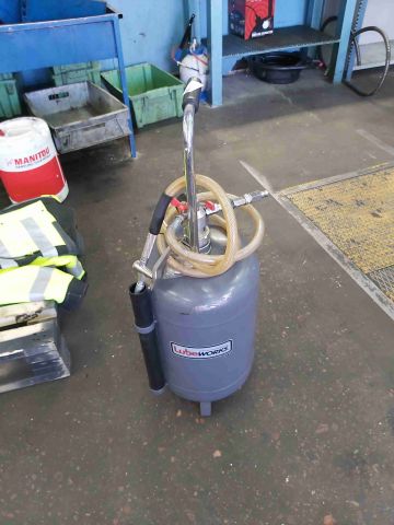 665685-2 Pneumatic oil dispenser LubeWorks