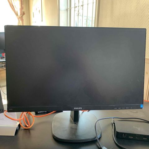 665740-2 Dell & Philips computer monitors, label printers