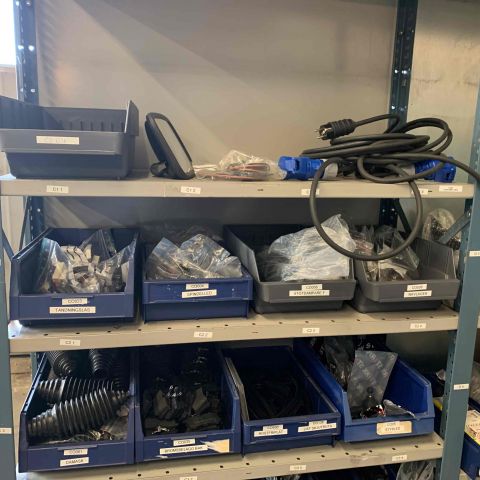 665720-4 Reservdelslager för truckar