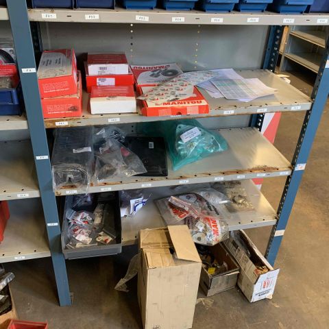 665720-8 Reservdelslager för truckar