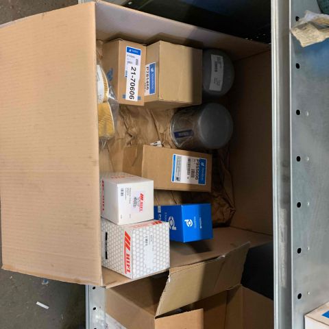 665720-40 Reservdelslager för truckar