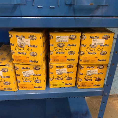 665720-48 Reservdelslager för truckar