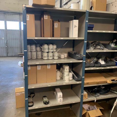 665720-56 Reservdelslager för truckar