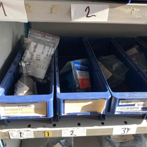 665720-80 Reservdelslager för truckar