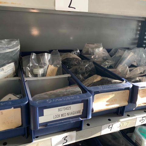 665720-81 Reservdelslager för truckar