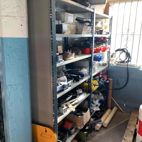 665720-83 Reservdelslager för truckar