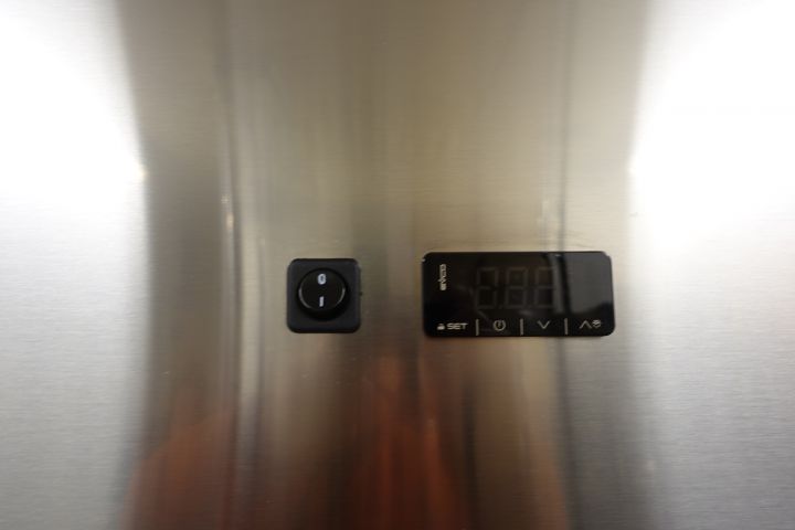 667462-3 Restaurant cooler SAGI FD70T-0P141